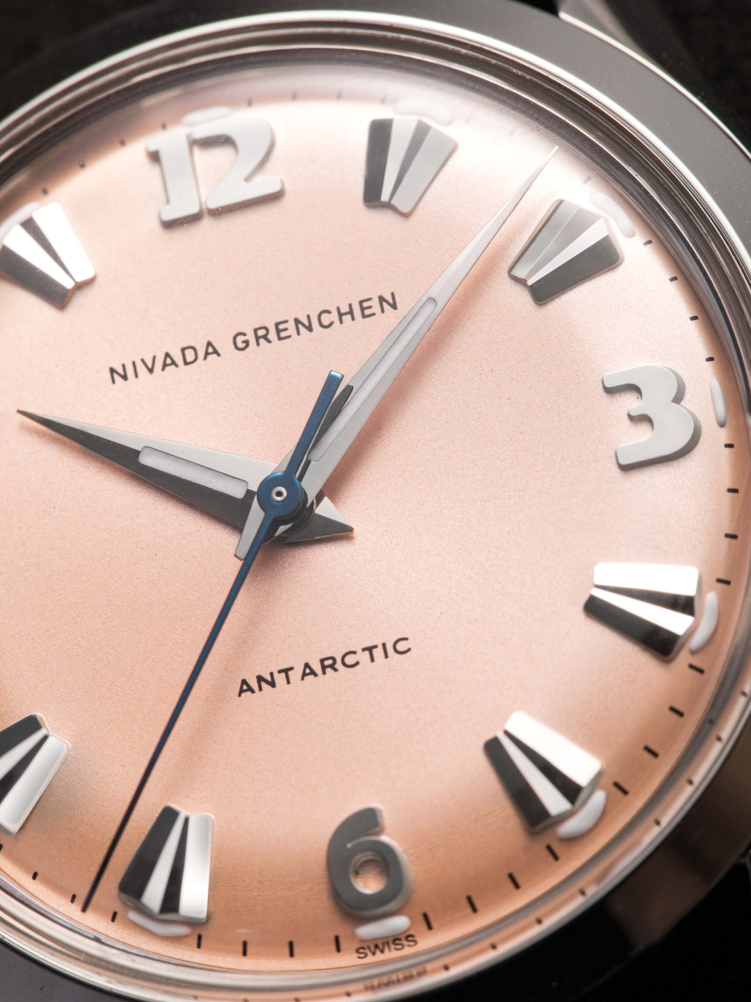 Antarctic 35 mm - Salmon No date – Nivada Grenchen