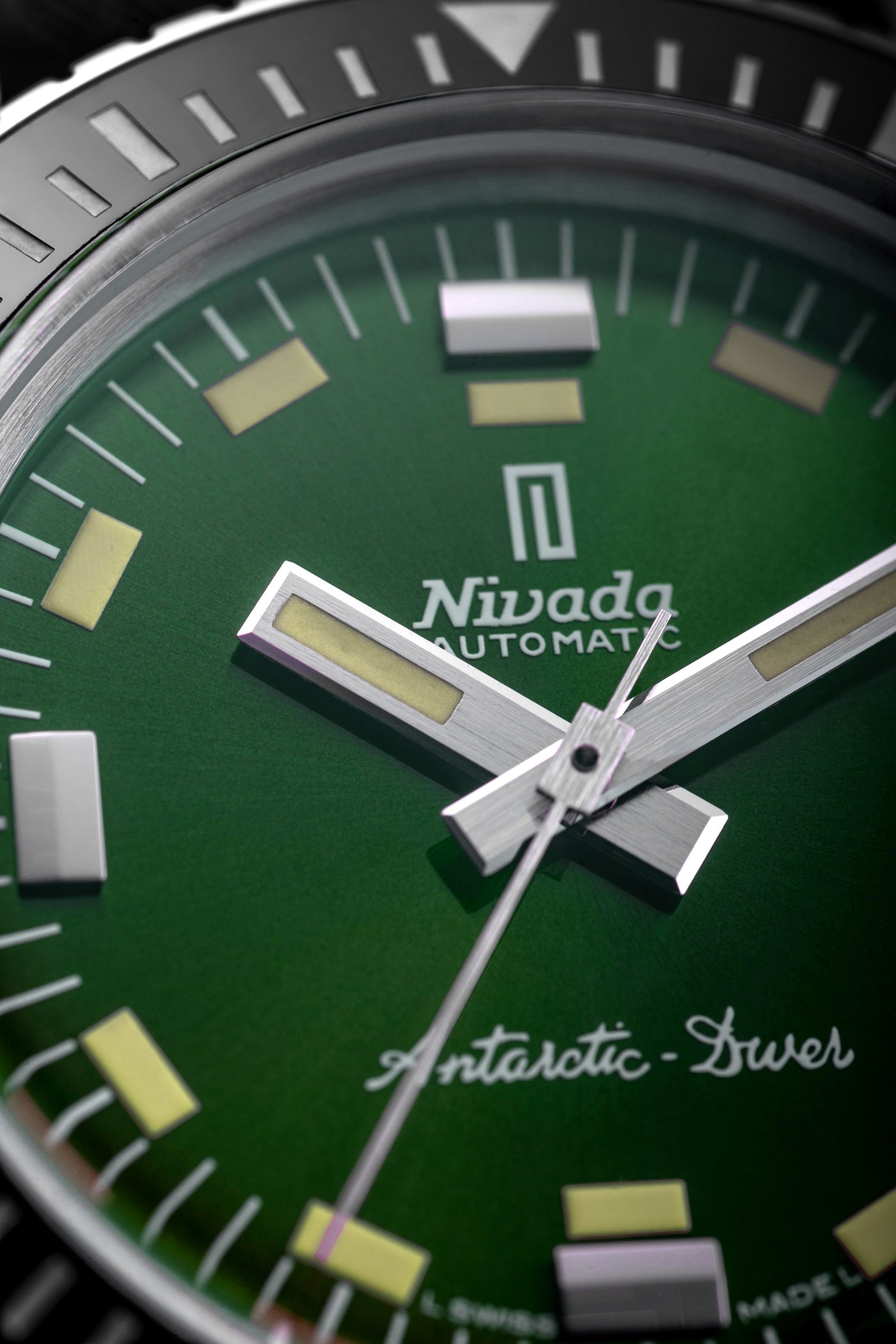 Antarctic Diver Green