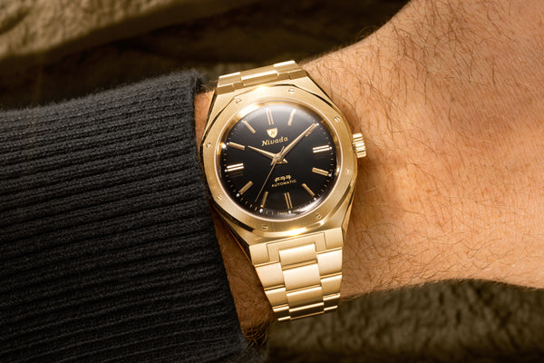 F77 Gold - Wristshot-2.jpg__PID:590a371b-5584-4018-a09c-29349c13b135