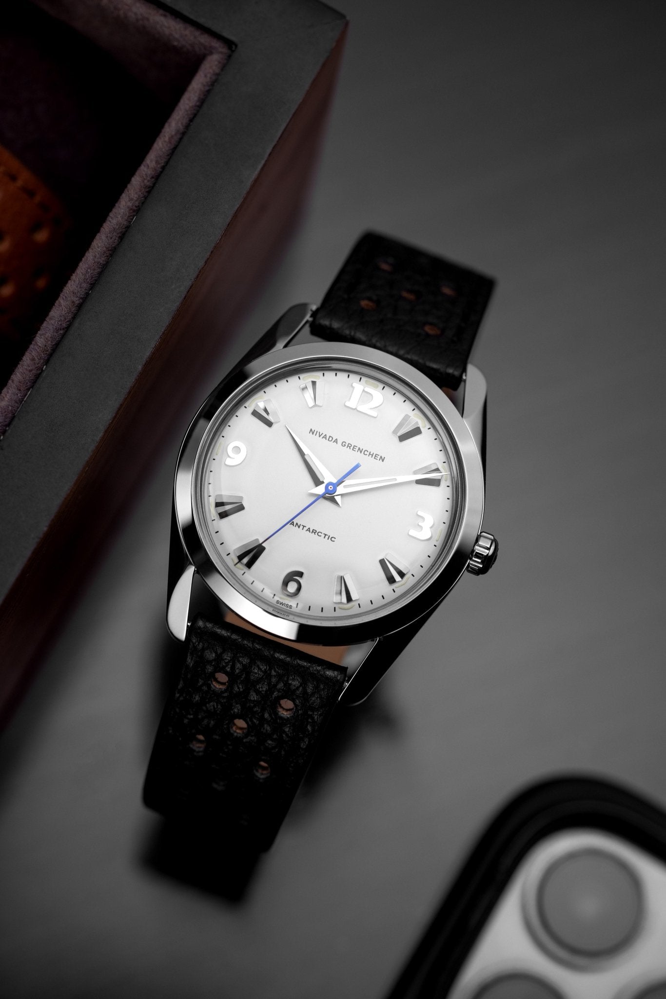 Antarctic 35mm - WHITE LUMINOVA - Nivada Grenchen