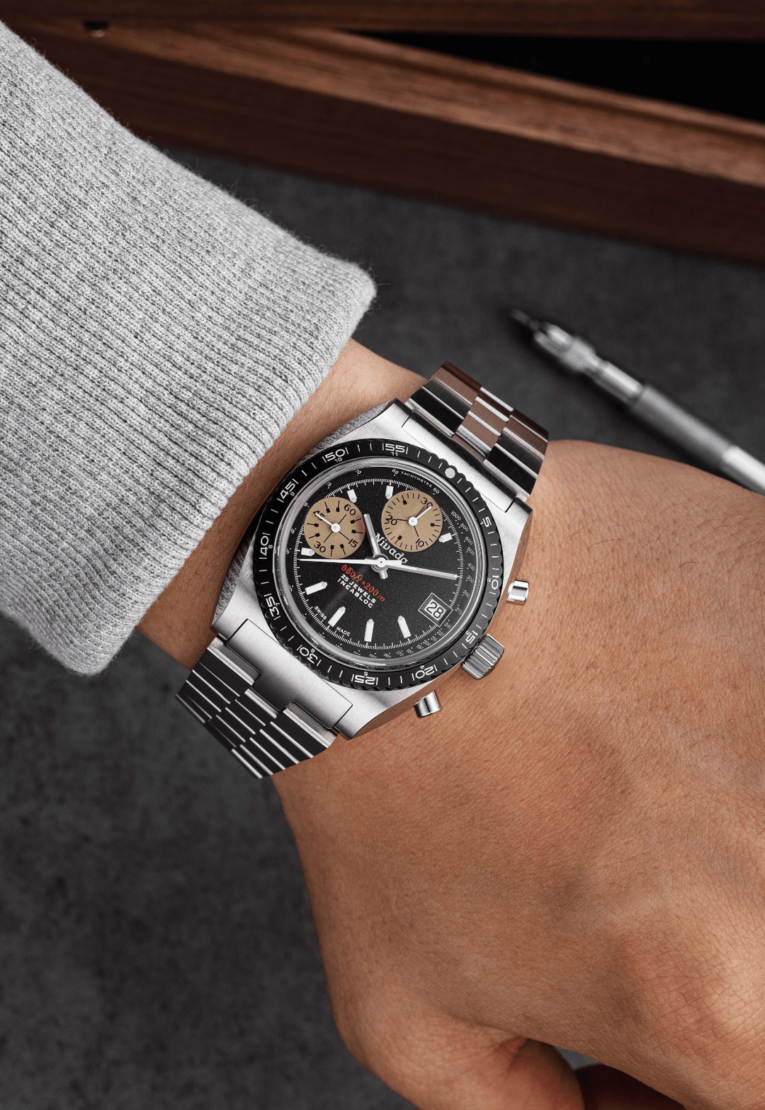 AUTOCHRON YELLOW – Nivada Grenchen