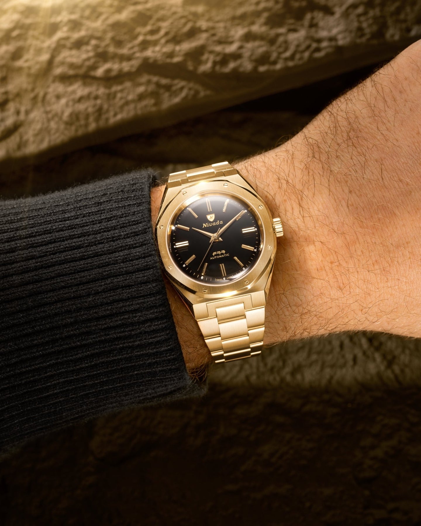 18K gold-plated black onyx dial – Nivada Grenchen