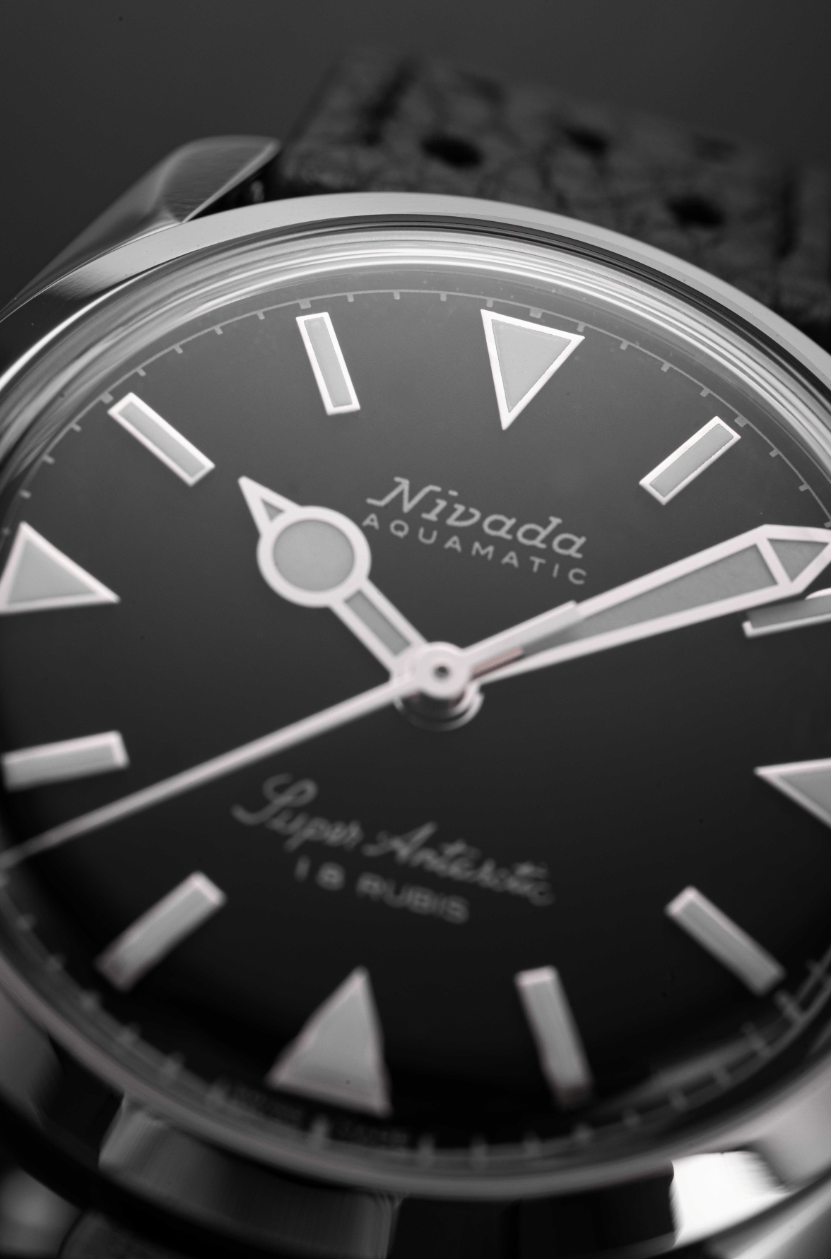 Super Antarctic 35mm - Black White Luminova - Nivada Grenchen
